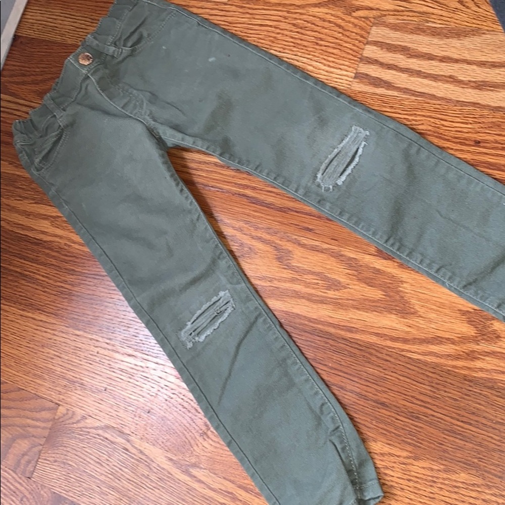 Army green skinny jeans for little girl !